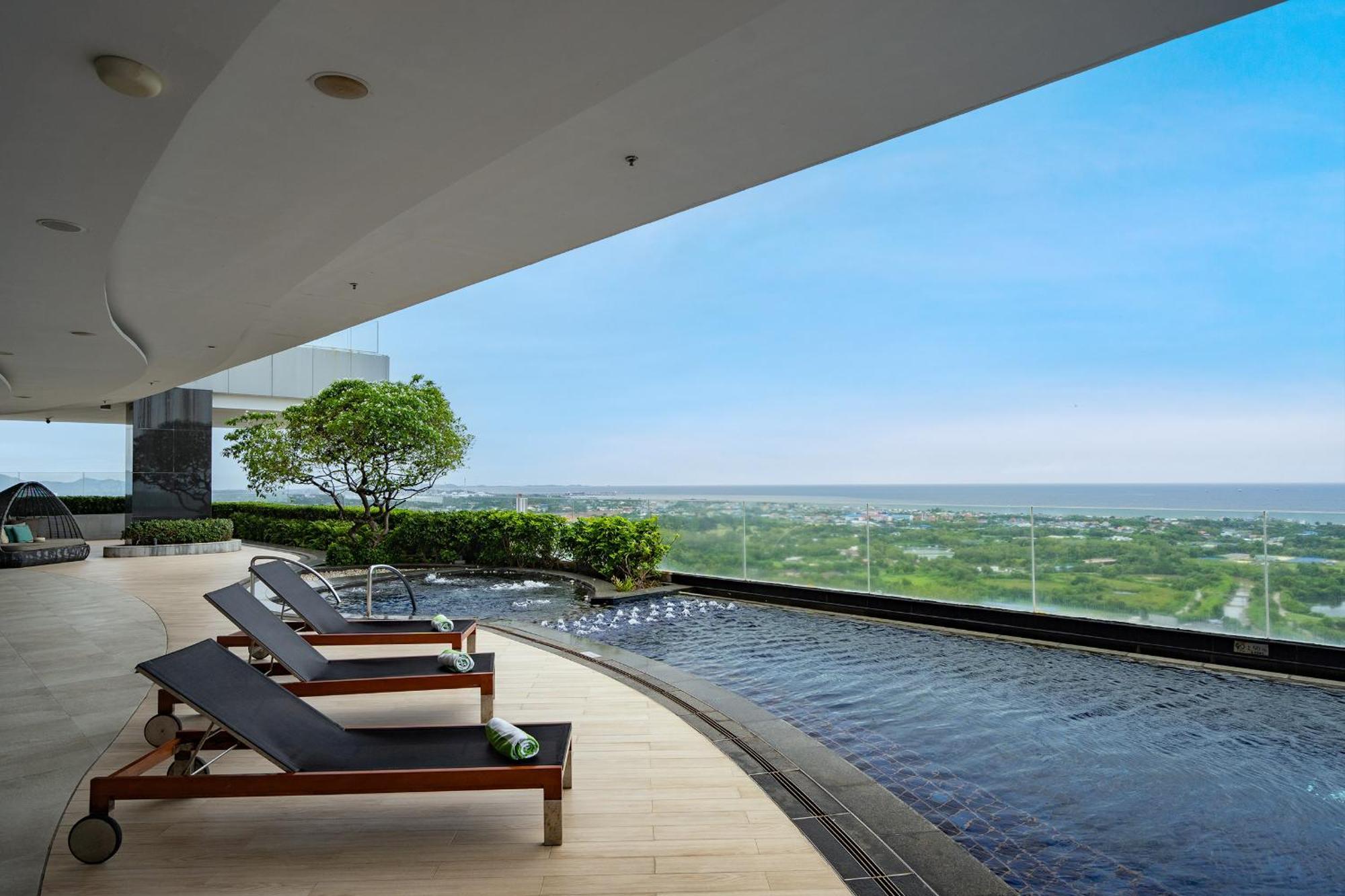 Holiday Inn & Suites Rayong City Centre By Ihg Zewnętrze zdjęcie
